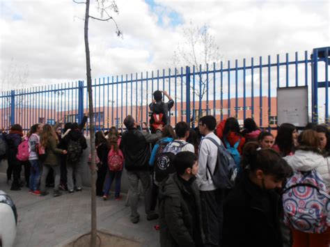 Nuevas acciones por el instituto del barrio - Asociación Vecinal