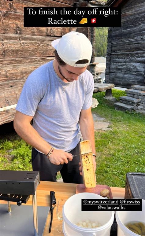 Pin By Wendy Duch On Hockey In Hot Hockey Players Hockey New