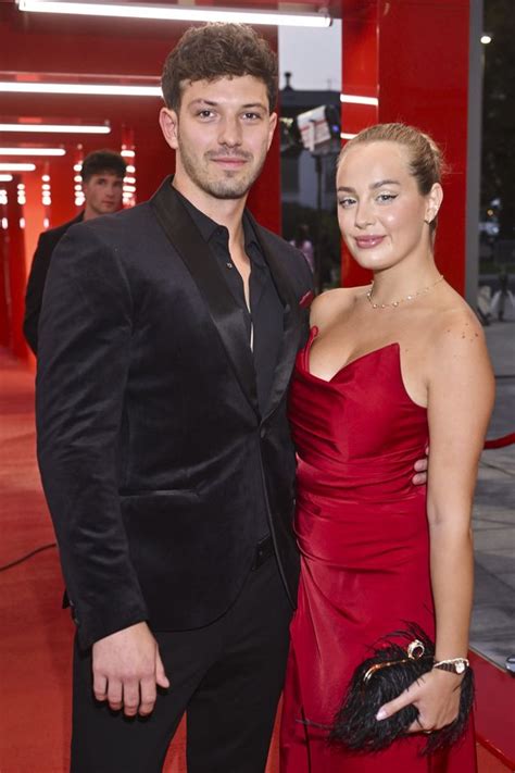 Wiktoria Gąsiewska w skąpym bikini u boku ukochanego Pudelek