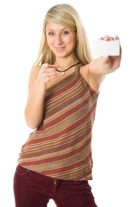 Mooi Blonde Meisje Dat Een Witte Kaart Houdt Stock Afbeelding Image Of Vertoning Foto