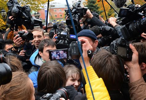 Russland Beh Rde Unterbricht Pussy Riot Theaterst Ck Der Spiegel