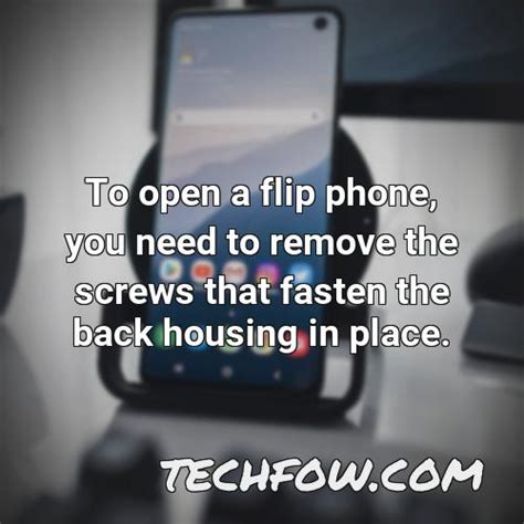 How Long Does a Flip Phone Battery Last [Detailed Response!] - TechFOW.com