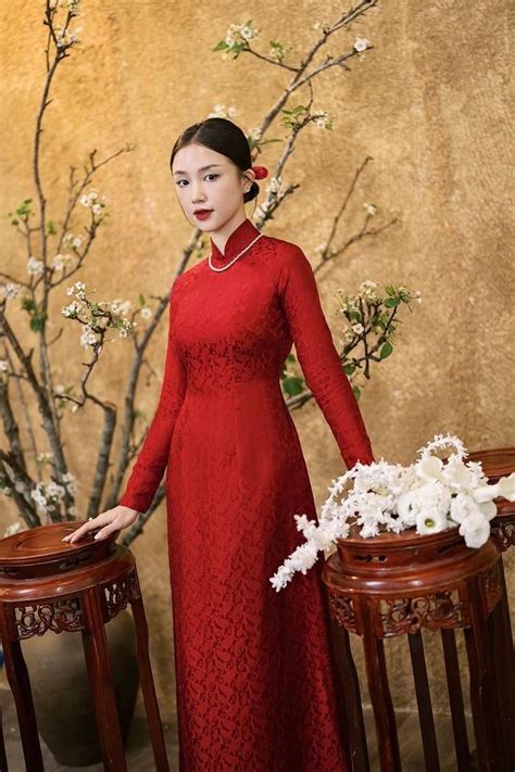 Nhan sắc gây chú ý của hot girl Salim trong lễ ăn hỏi với chồng doanh nhân Tạp chí SaoStar