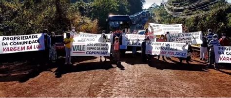 MG Moradores Fecham Estrada Em Protesto Contra A Mineradora Vale A