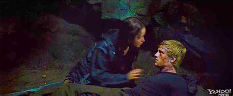 Hunger Games Catching Fire Katniss And Peeta Kiss