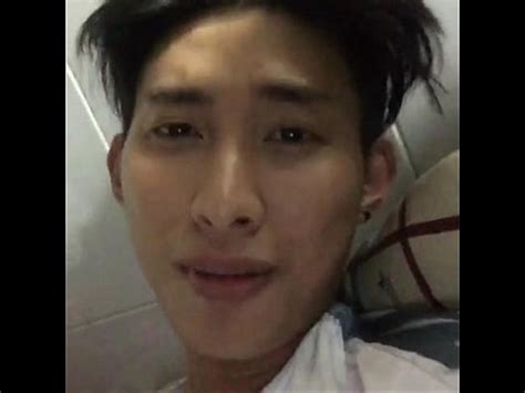 Trai ẹp khoe hàng phần 2 XVIDEOS