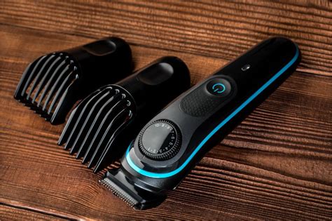 how to clean beard trimmer