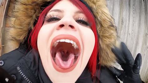 Vore Vixens On Twitter My Clip Snow Day Snack Ft Raquel Roper HD