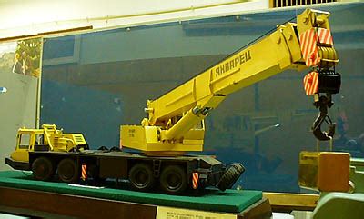 Масштабные модели строительной техники