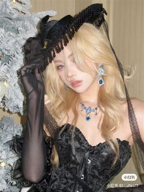 Pin by Hàn Châu Vi on Pins by you Blonde asian Hair styles Cosplay outfits