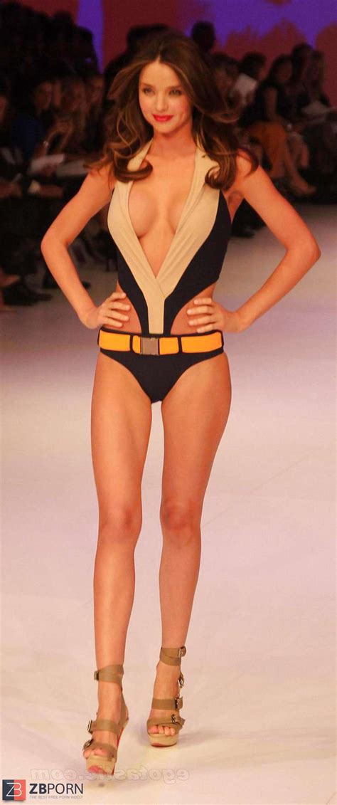 CELEBS MOLTEN AND LUXURIOUS XI ZB Porn