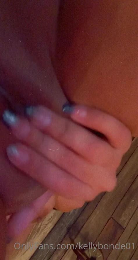 Kelly Bonde Naked Masturbating Her Wet Grilled Pussy Cnn Amador
