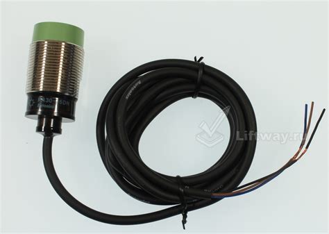 Датчик наличия ступеней эскалатора D=30мм NPN-NO 10-30VDC