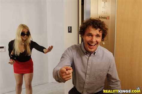 Sarah Vandella Milf Hunter BabeSource