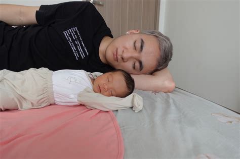 Hot girl tiktoker làm mẹ Từng khóc trong bất lực vì dỗ mãi con không nín