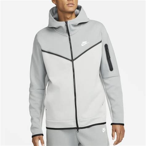 Nike Tech Fleece - dripconnection.com