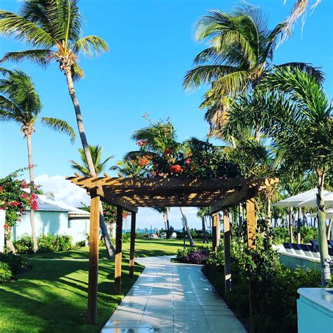 Beaches Resorts with a Picky Eater - Three Chickens and a Boat