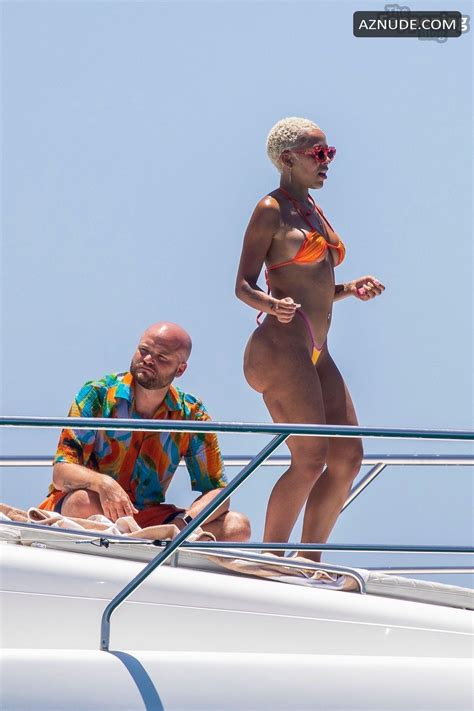 Doja Cat Rocks Mexico In A Sexy Bikini AZNude