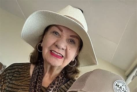 Edna Gutiérrez de Escribano y su familia disfrutan vacaciones en la