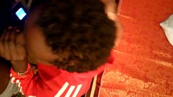 Amarteur Sucks Dick While Talking On The Phone XVIDEOS