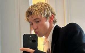 Troye Sivan Posted A Nude To Celebrate His New Single Rush