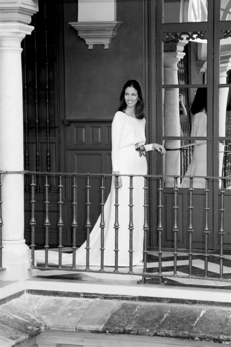 Hecho Con Encanto Colour Nude La Elegancia De La Moda Sevillana