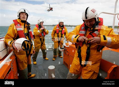 Rnli Yarmouth Lifeboat Exercise With Air Sea Rescue Helecopter India
