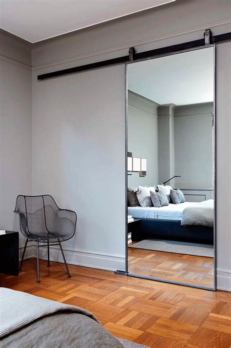 Зеркальные двери межкомнатные и входные – сочетание функциональности ...