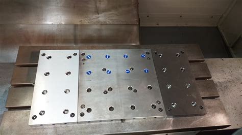 Cnc Machine Bed With Lang Quick Point 96 Plates Mtd Precision Engineering