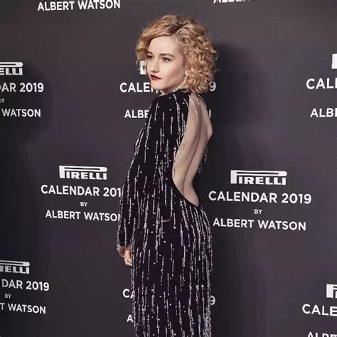 40 Half Nude Julia Garner Photos 12thBlog