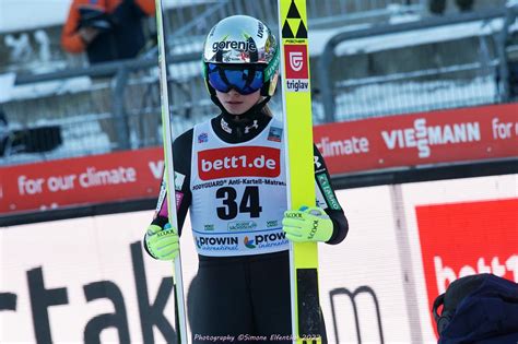 Silje Opseth Jubelt Platz Zwei F R Nika Kriznar Skijumping Slovenia