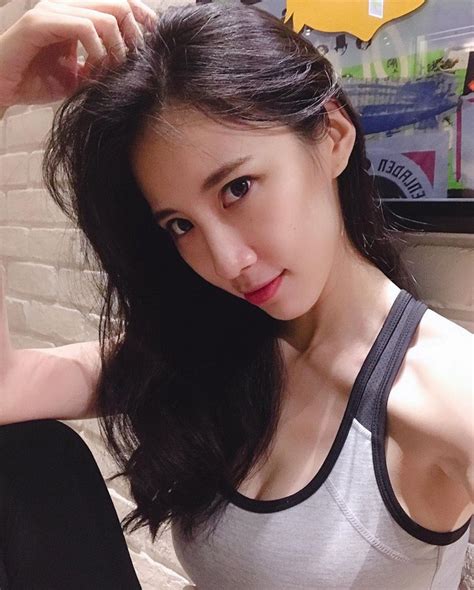 Đăng ảnh bikini sexy ở công viên nước tại Việt Nam hot girl Đài Loan bất ngờ bị netizen ném đá