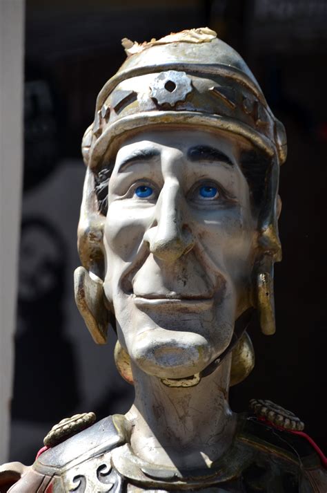 Fotos gratis : Monumento, estatua, escultura, art, figura, templo ...