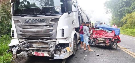 Acidente Entre Carro E Caminh O Deixa Dois Mortos Na Br O Tabuleiro