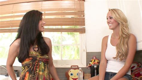 India Summer Shows Brett Rossi How To Lick Her MILF Pussy To Make Her Cum Naked Sins