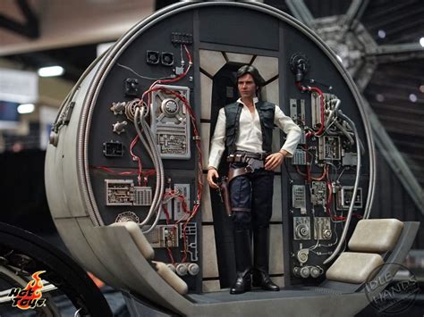 Idle Hands Sdcc Hot Toys Th Scale Madness At Sideshow S Comic Con Booth