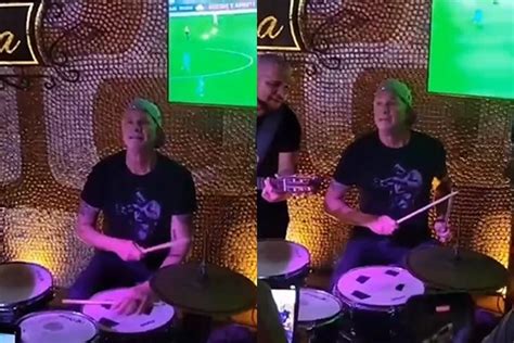 V Deo Baterista Do Red Hot Chilli Peppers Chad Smith Toca Em Bar No Rj Veja Brasil Diario