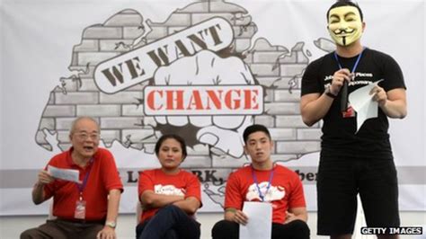 Singapore's mid-life crisis as citizens find their voice - BBC News