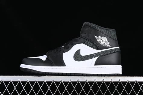AJ1 Mid