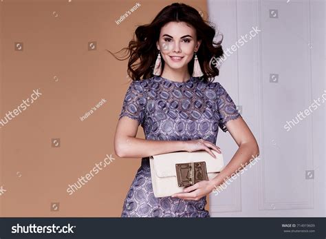 Sexy Beauty Fashion Model Brunette Hairstyle Stock Photo 714919609 Shutterstock