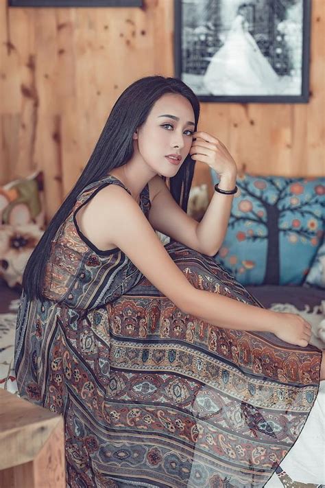 Nhan sắc xinh đẹp như hot girl của vợ ca sĩ nhạc đỏ Việt Hoàn