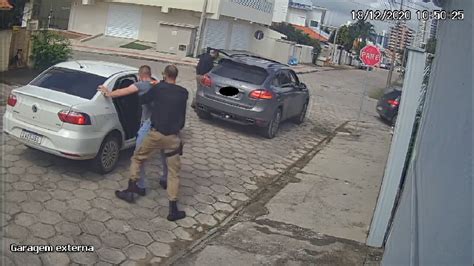 V Deo Flagra Exato Momento Em Que Empres Rio Sequestrado Em Tubar O