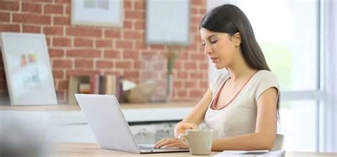 Woman Attaches Unsolicited Nude Photo She Received From Her Coworker