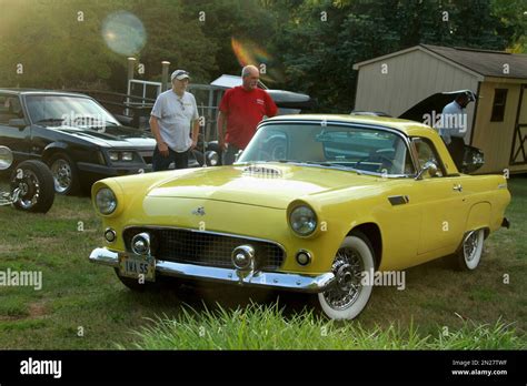 Retro Vintage Old Antique Car 1955 Ford Thunderbird Stock Photo Alamy