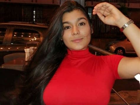 MiaGlow Xcams Webcam Model Profile Free Live Sex Show Cam Joy