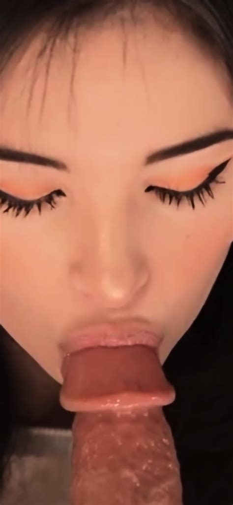 Lau 1 Webcam Blowjob Dildo Nice Girl