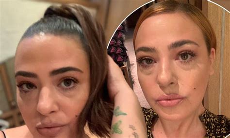 Lisa Armstrong Poses For A Sultry Selfie As She Shows Off Her New Dark Locks Daily Mail Online