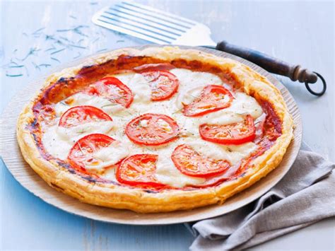 Tarte à la tomate et à la mozzarella facile découvrez les recettes de