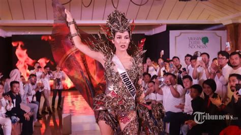 Putri Indonesia 2019 Frederika Alexis Cull Masuk 20 Besar Miss