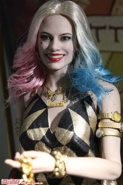 Hot Toys自殺特攻 超能暴隊小丑女Harley Quinn 金色舞衣版 實物樣辦登場 Toys Zone D 玩具兄弟 Figures Price List Reviews